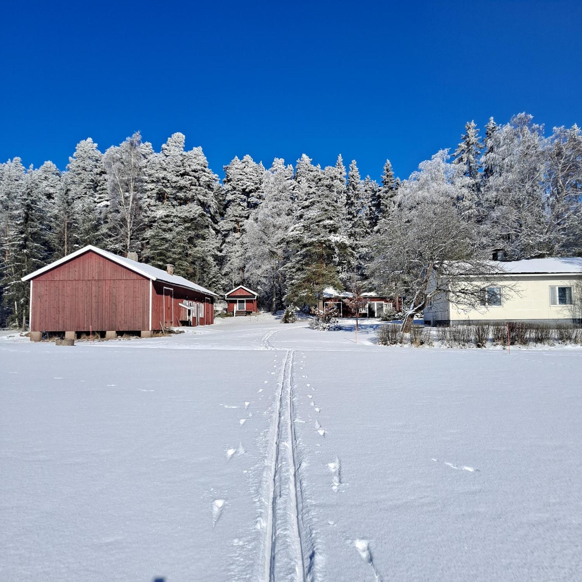 Levomaeki Farm Cottages Ypaja 객실 사진